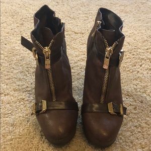 Like new ankle booties